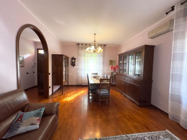 4-room flat, Modena - Photo 1