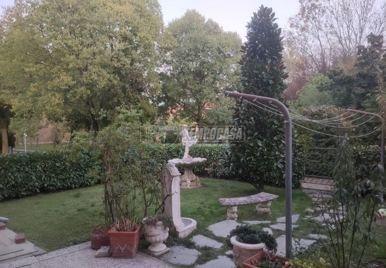 Villa a schiera in vendita a Modena