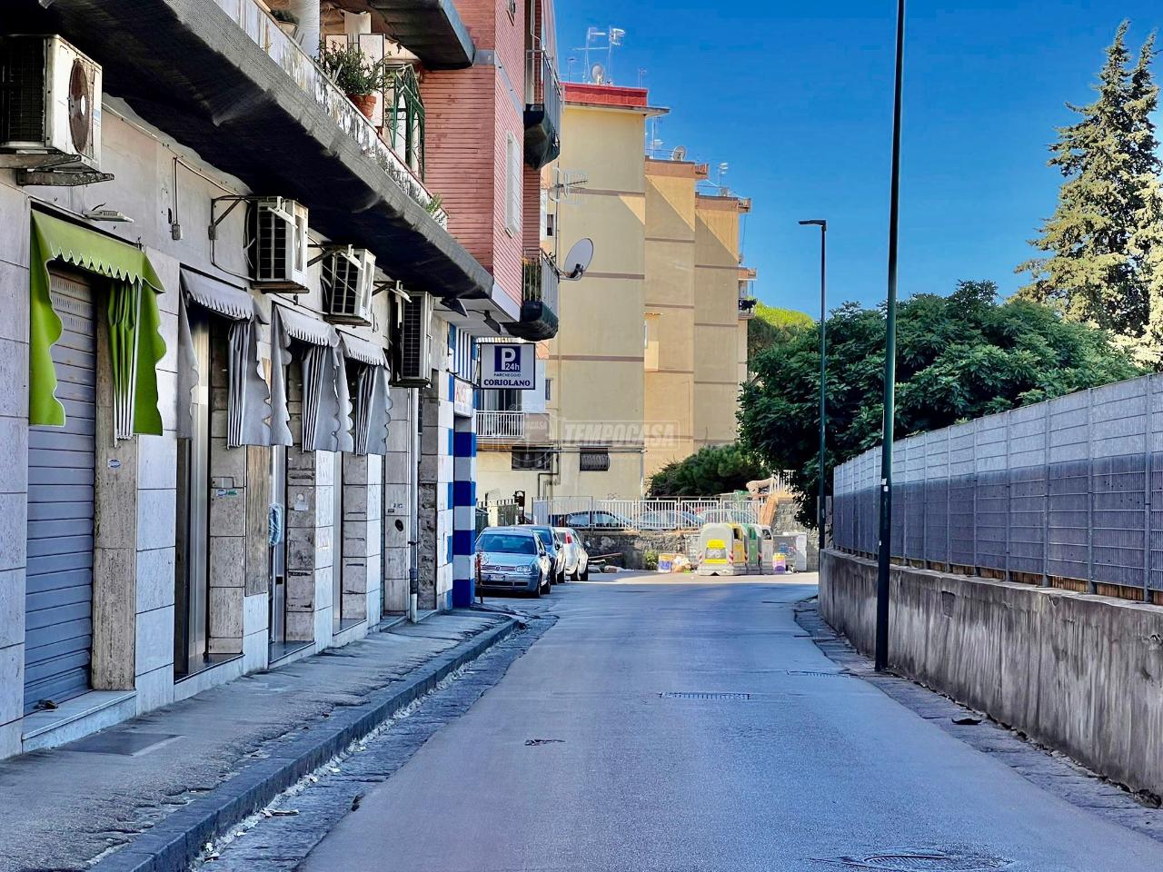 Negozio in Via Campegna 113, Napoli - Foto 1