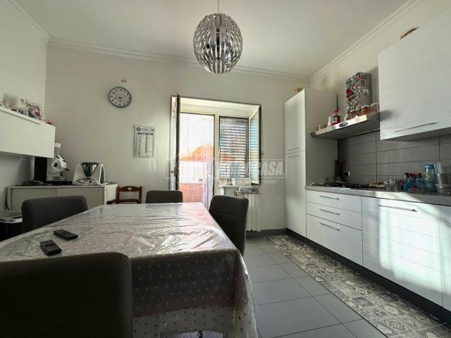 2-room flat in Via Diocleziano, Napoli - Photo 1