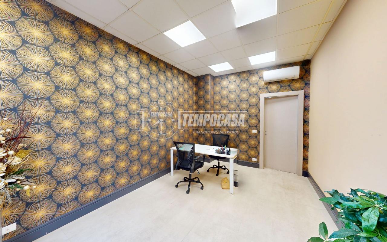 Negozio in Via San Germano 5, Torino, {3} - Foto 1