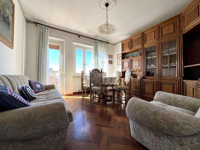 4-room flat in Via Martiri d'Italia, Caluso - Photo 1