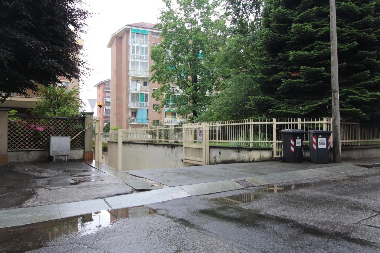 Magazzino in Via Francesco Petrarca, Collegno - Foto 1