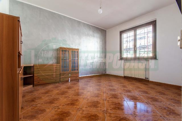 3-room flat in Via Fagnani, Gerenzano - Photo 1