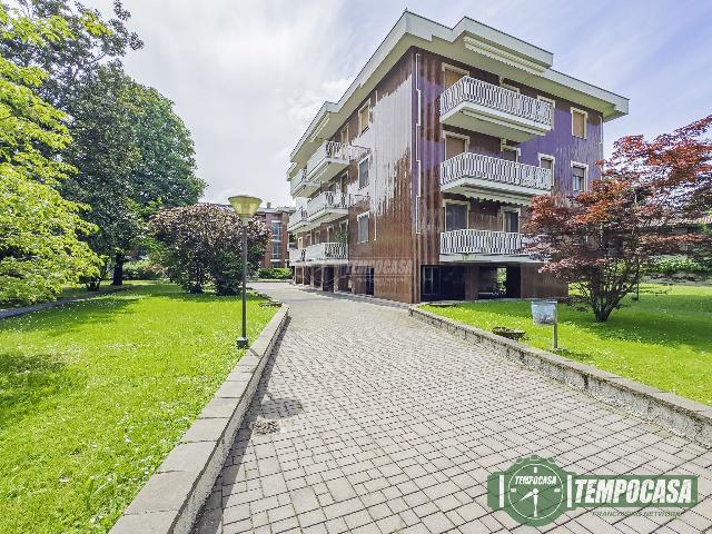 4-room flat, Melegnano - Photo 1