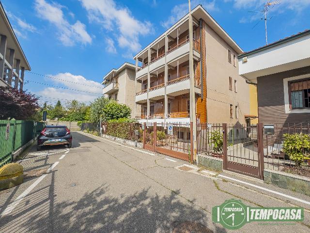 4-room flat in Via delle Begonie 10/Tb, Melegnano - Photo 1