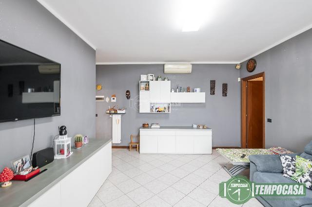 3-room flat in Via Ernesto Rossini 22, San Zenone al Lambro - Photo 1