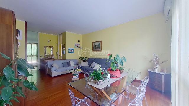 4-room flat in {3}, - Photo 1