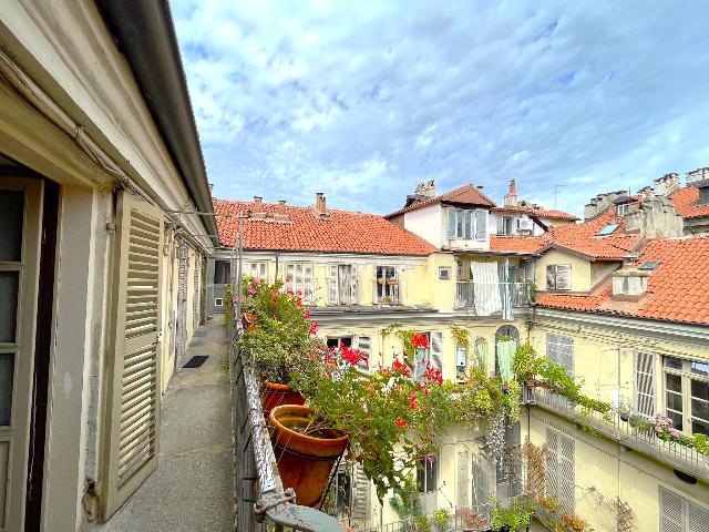 One-room flat in Via San Tommaso, Torino - Photo 1