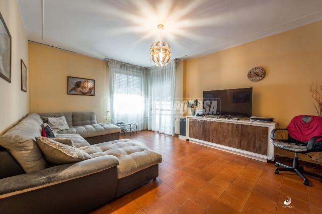 4-room flat in Via Longarone 4, Scandiano - Photo 1