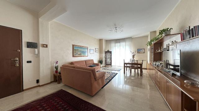 3-room flat in Via Antonio Rosmini, Legnano - Photo 1