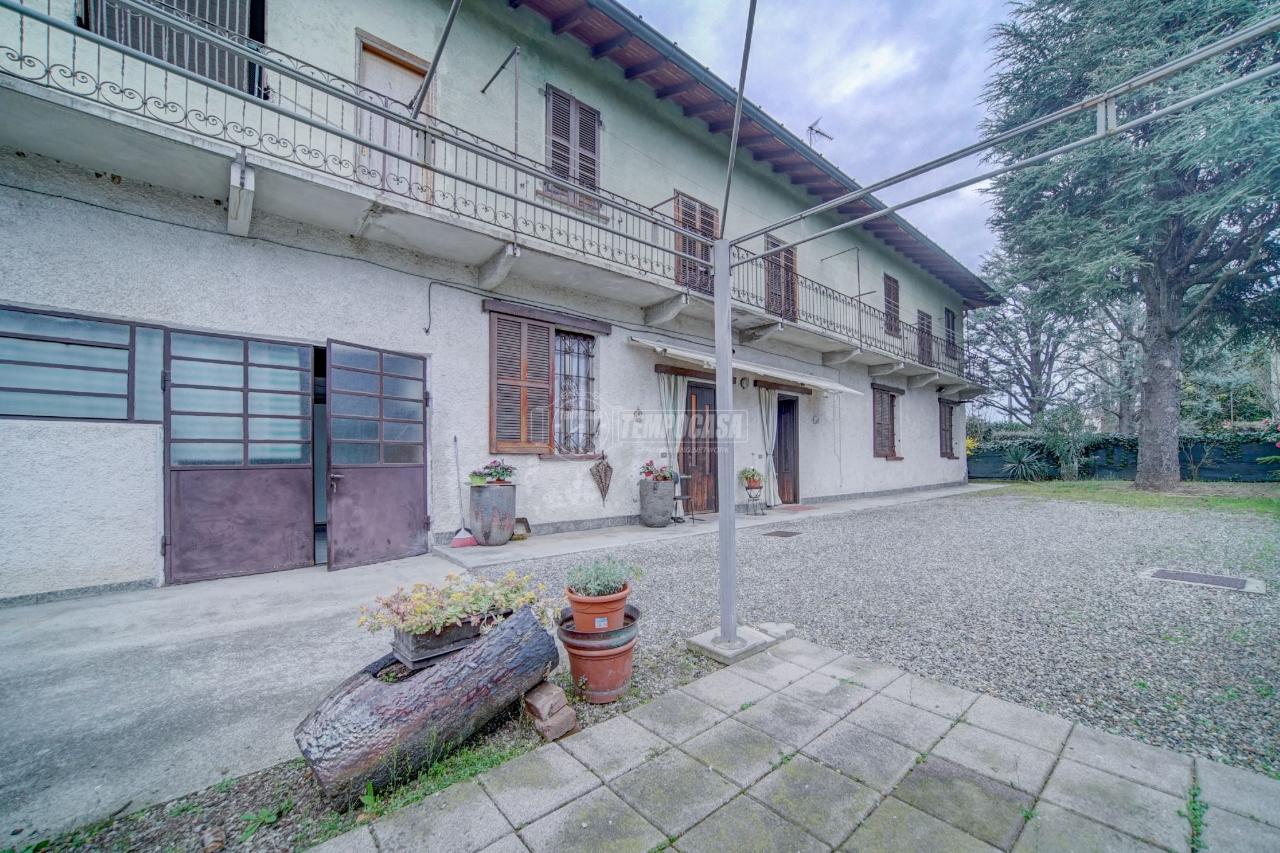 Casa indipendente in vendita a Cardano Al Campo