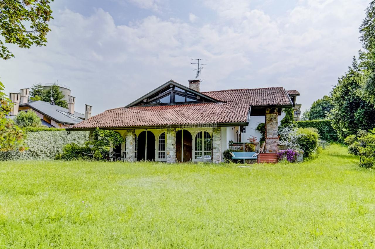 Villa in vendita a Cardano Al Campo