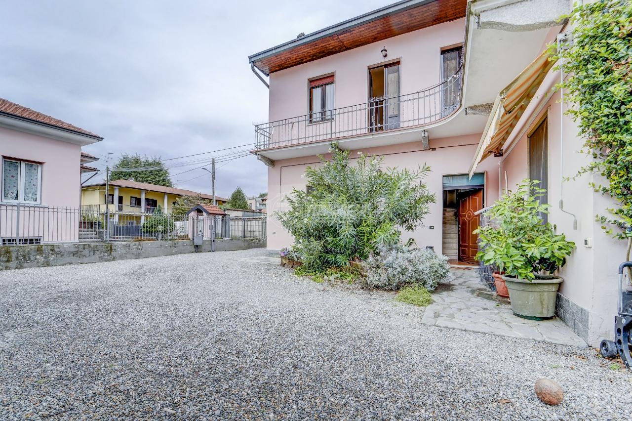Villa in vendita a Cardano Al Campo