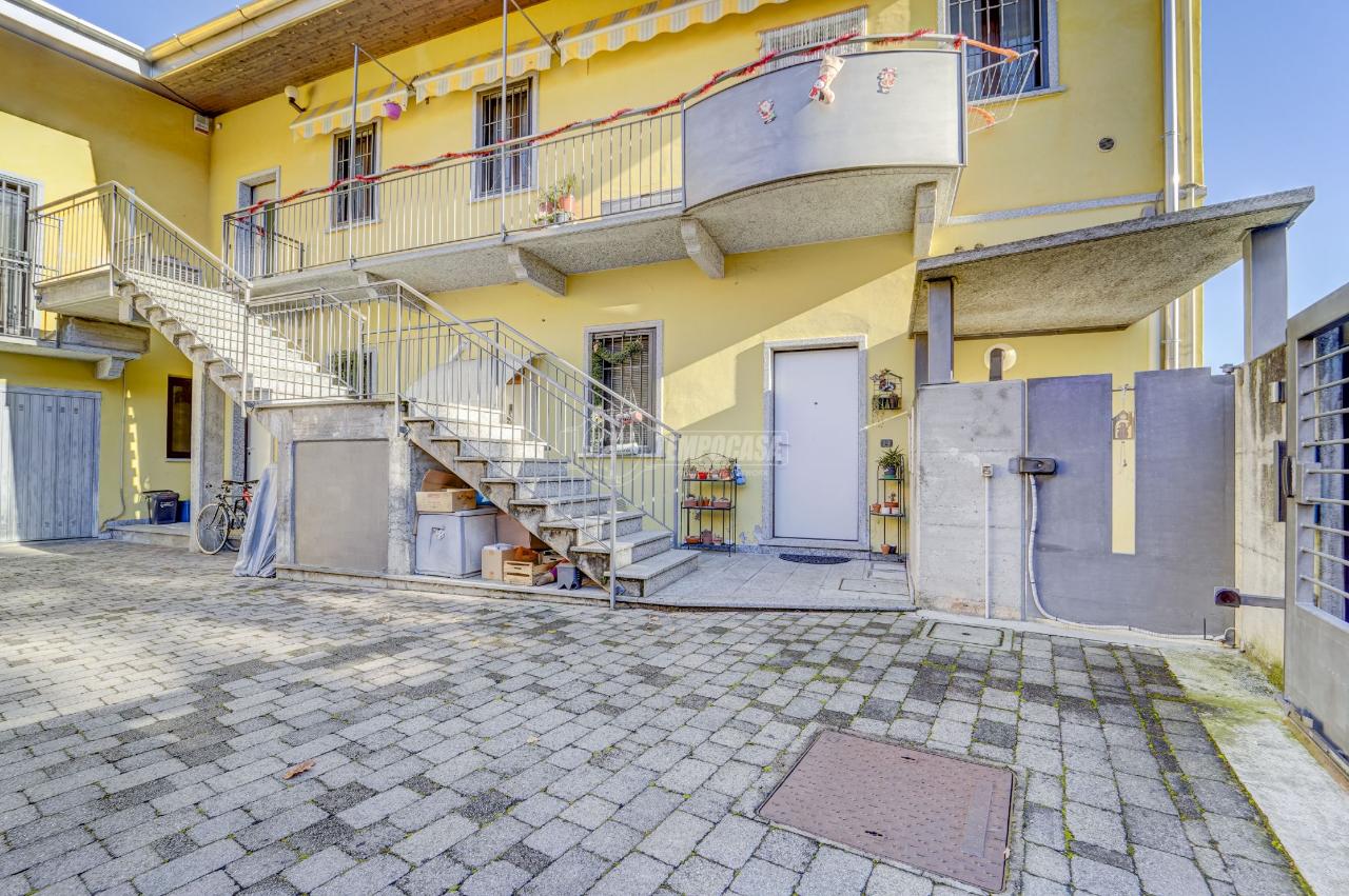 Appartamento in vendita a Cardano Al Campo