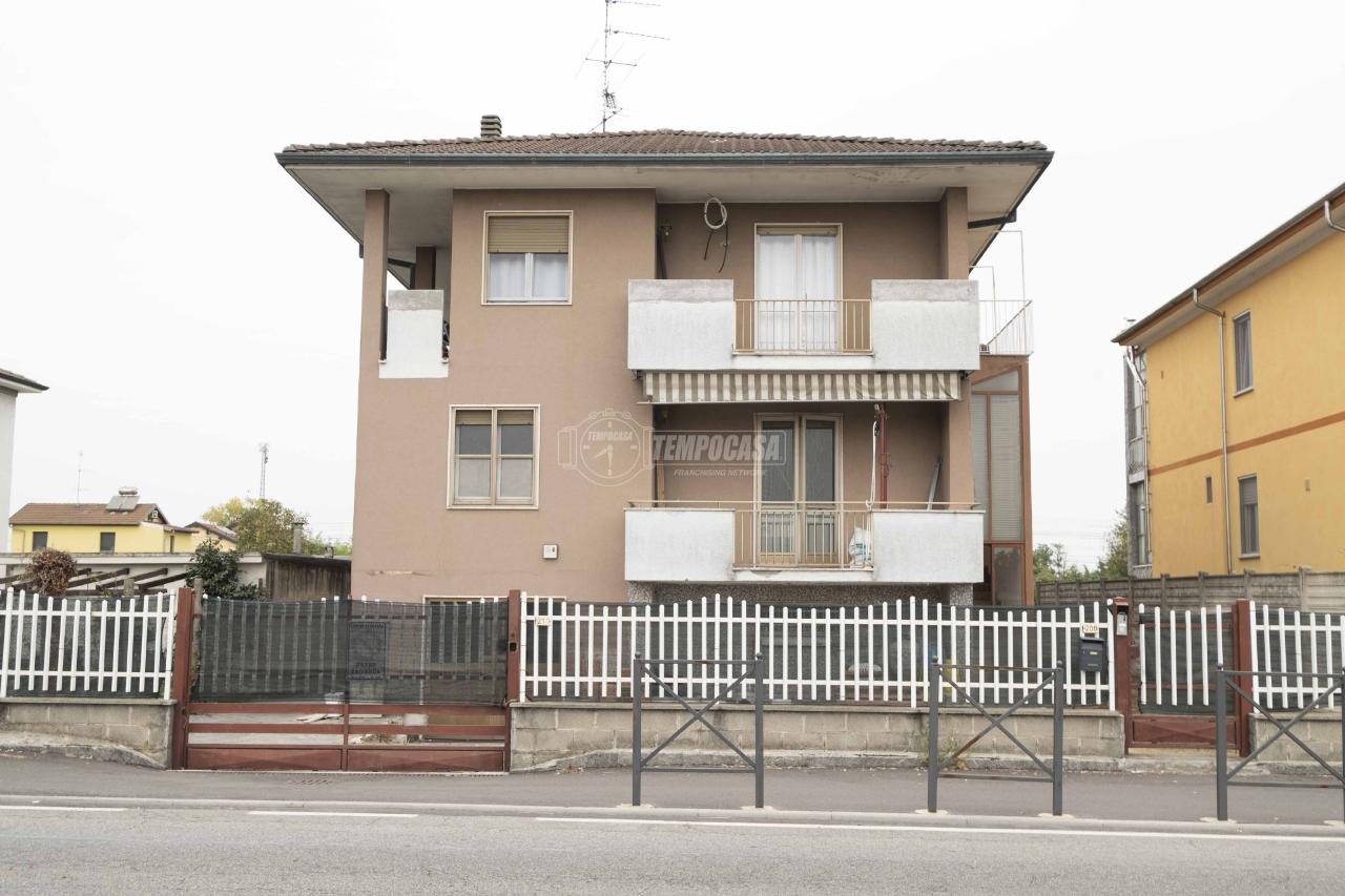 Casa indipendente in vendita a Novara