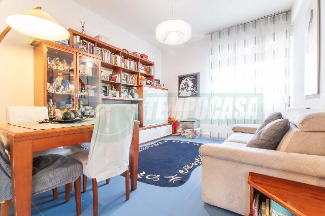 3-room flat in Via Enrico Toti 3, Lainate - Photo 1