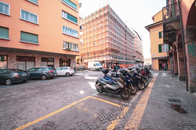 Shop in Via Riva di Reno, Bologna - Photo 1