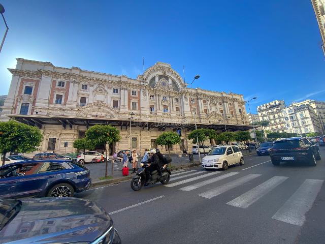 Magazzino in Via Piedigrotta, Napoli - Foto 1