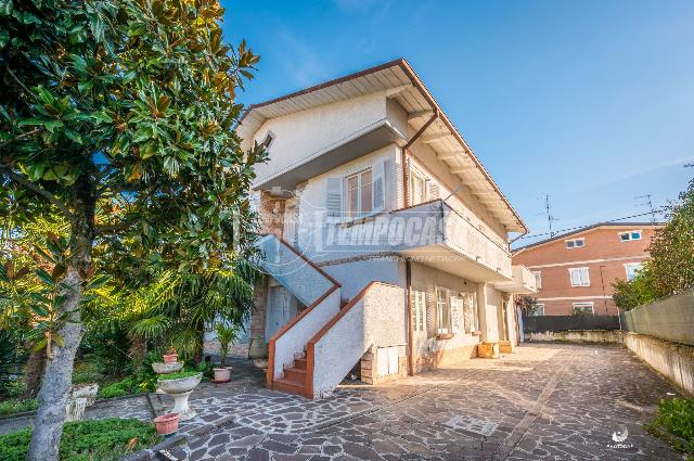 Terraced house in Via Bellavista 27, Casalgrande - Photo 1