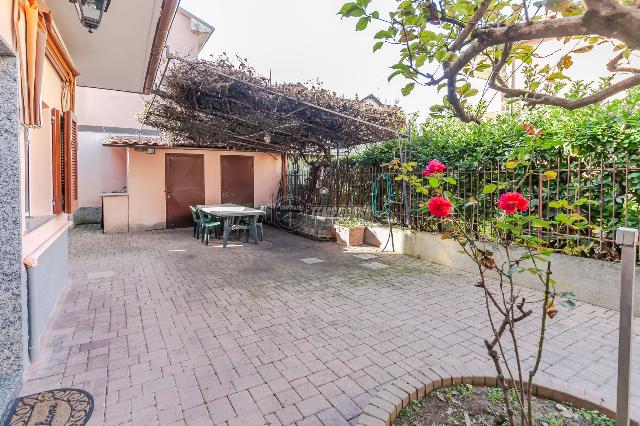 4-room flat in Via Tommaso Grossi 28, Bollate - Photo 1