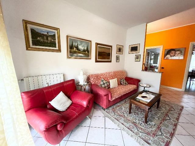 3-room flat in Via Alcide De Gasperi 21, Usmate Velate - Photo 1