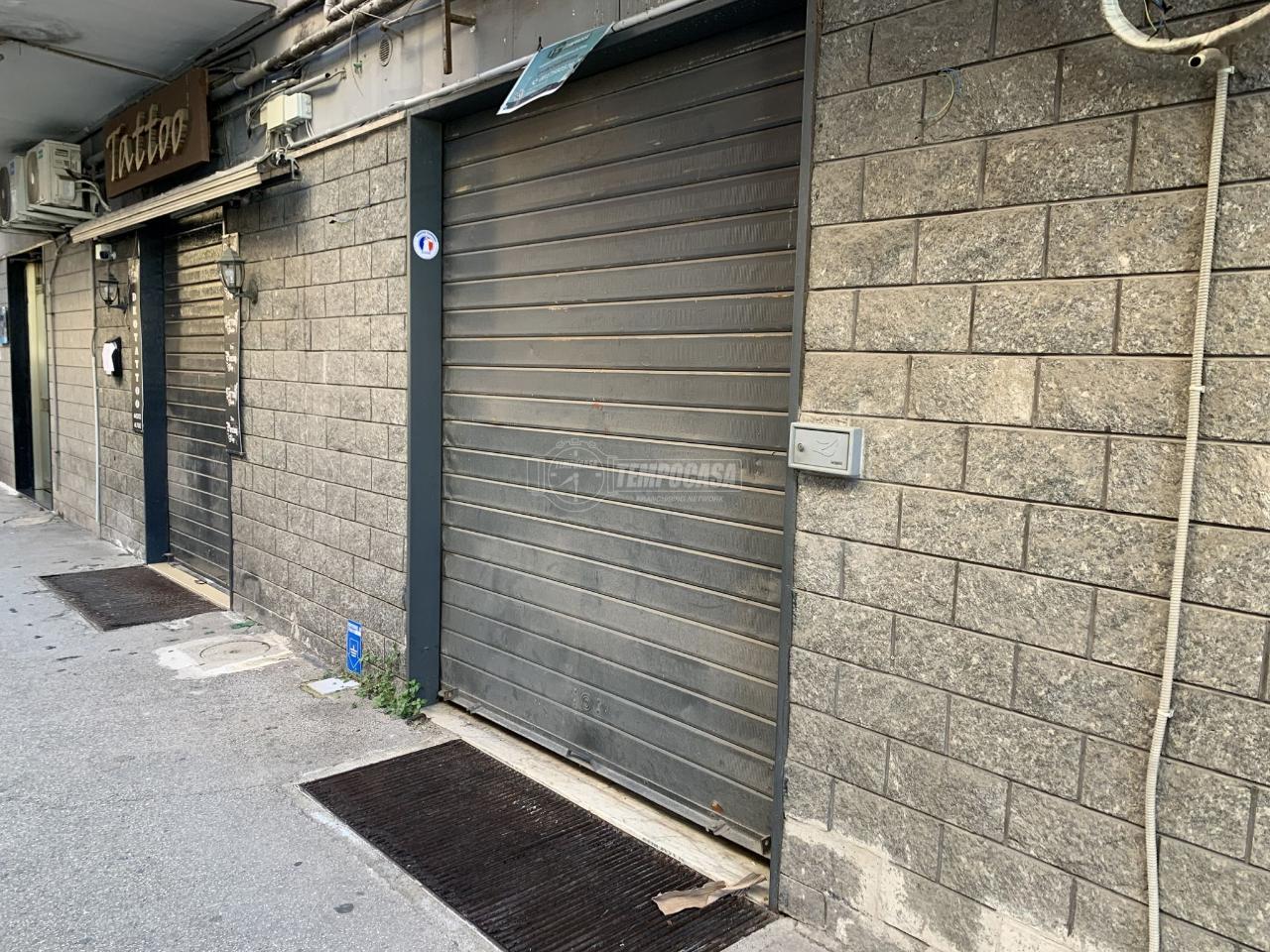 Negozio in Via Giosuè Carducci 147, Casoria, {3} - Foto 2