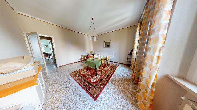 4-room flat in Via Monte Grappa 12, Rovellasca - Photo 1