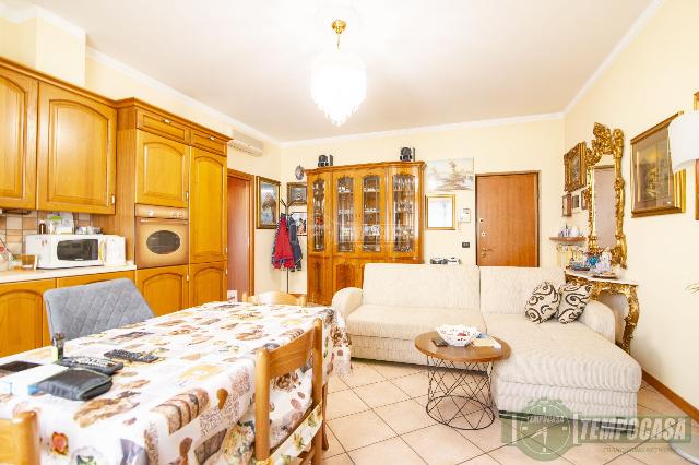 3-room flat in Via Luigi Mantica 2, Senago - Photo 1