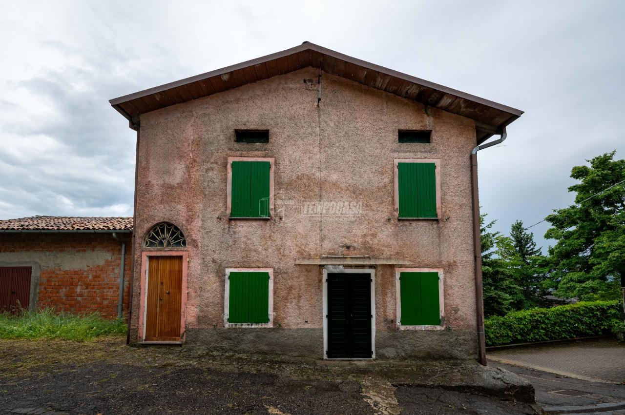 Appartamento in vendita a Castelnovo Ne' Monti
