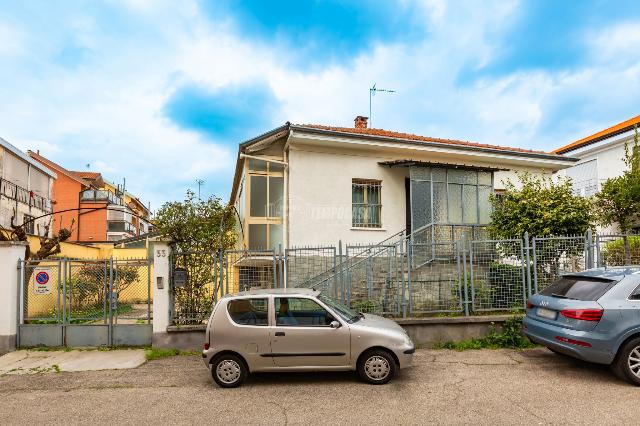 Detached house in Via Fiume 33, Moncalieri - Photo 1