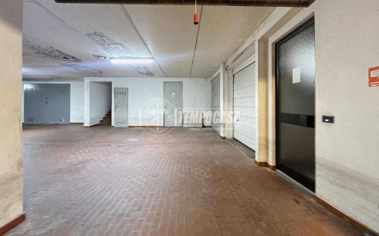 Magazzino in Via Sant'Ambrogio, Parabiago, {3} - Foto 1