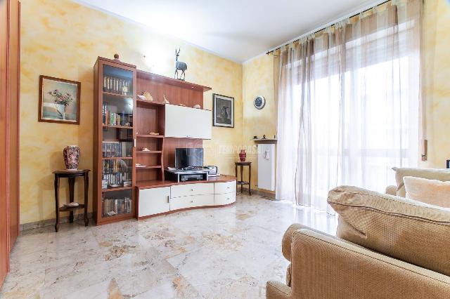 One-room flat in Via Filippo Reina 79, Saronno - Photo 1