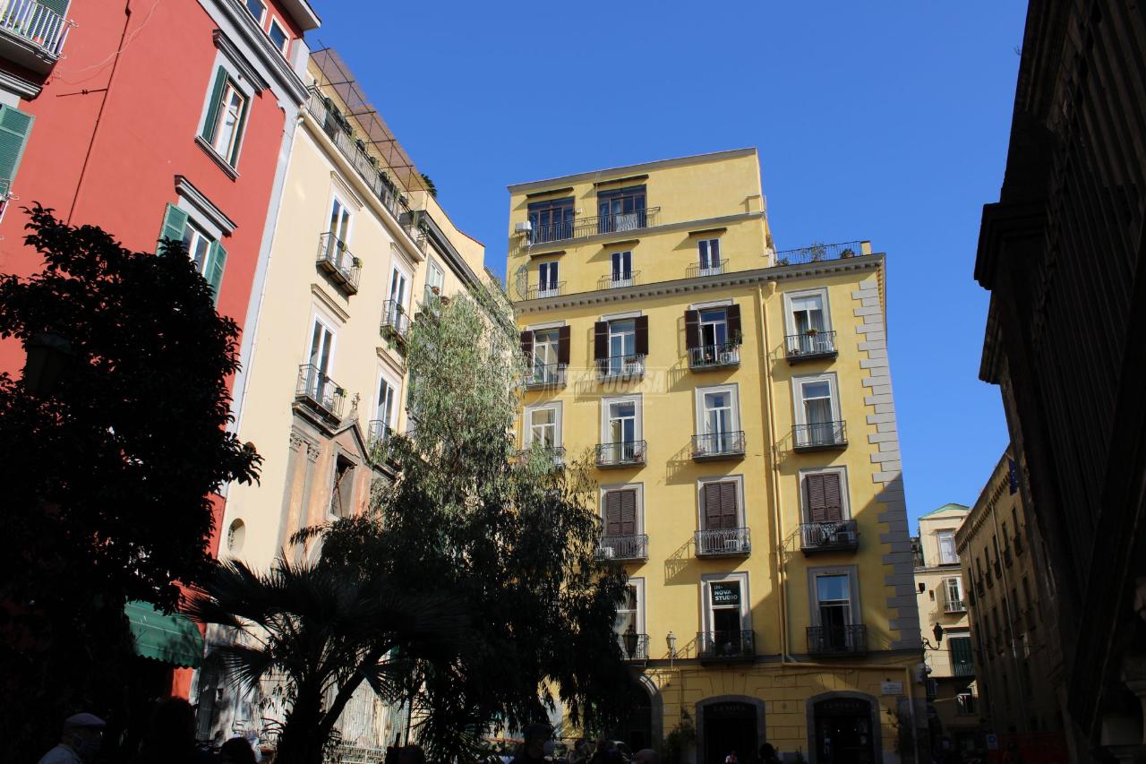 Alimentari in Piazza Santa Maria La Nova, Napoli, {3} - Foto 2