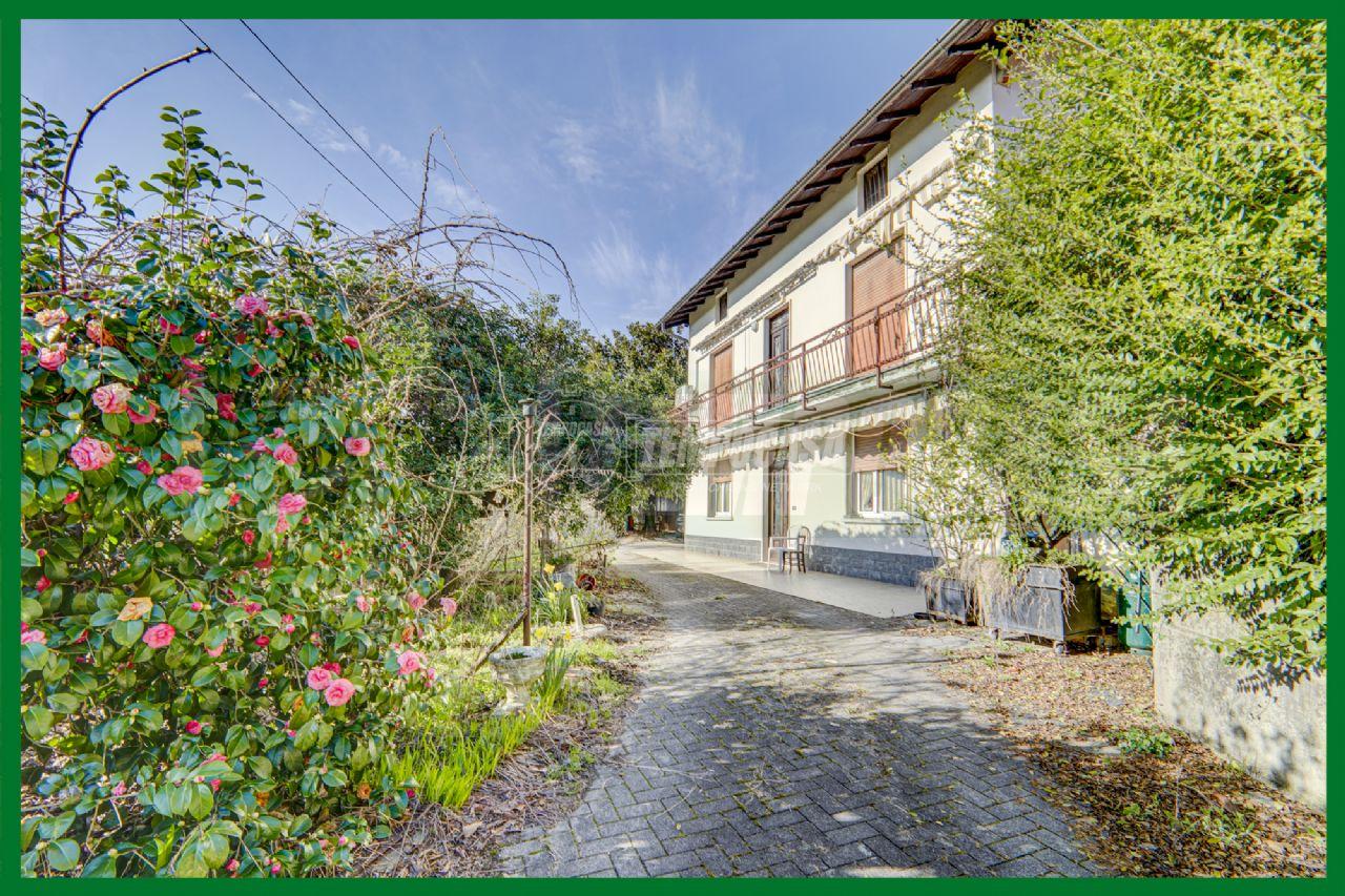 Villa in vendita a Cocquio Trevisago