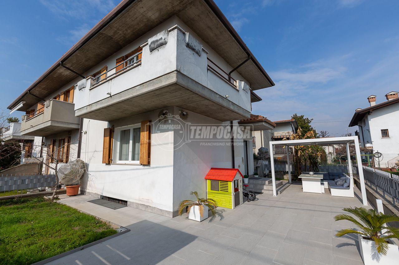 Villa a schiera in vendita a Brescia