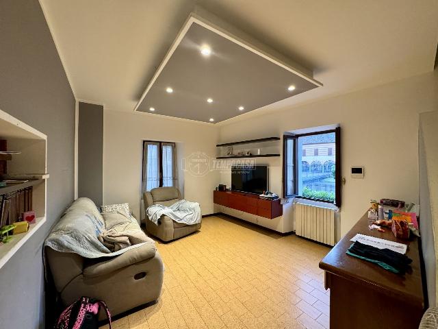 3-room flat in Via Fratelli Tolotti 27, Villa Carcina - Photo 1