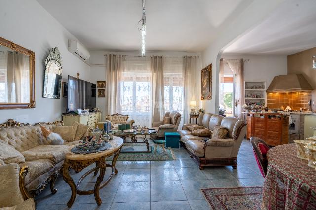 Vierzimmerwohnung in Via Pierluigi da Palestrina 44, Cagliari - Foto 1