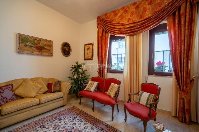 4-room flat in Via Grazia Deledda 23, Cagliari - Photo 1