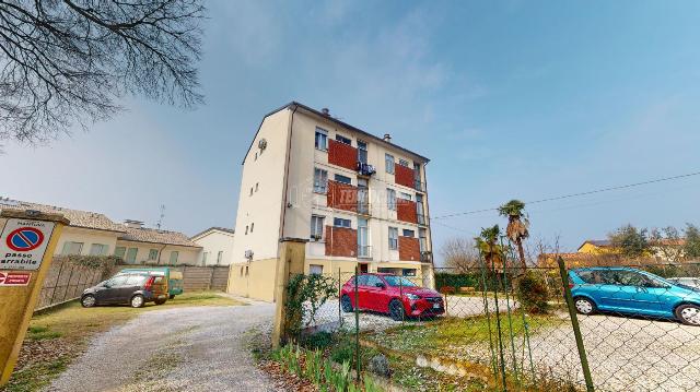 Vierzimmerwohnung in Via Paride Ceresara 8/a, Mantova - Foto 1