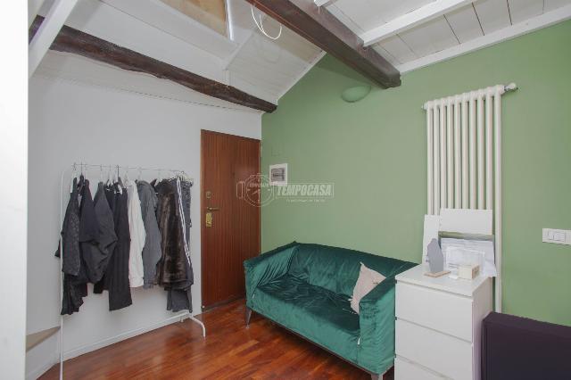 2-room flat in Via Vittorio Alfieri, Milano - Photo 1