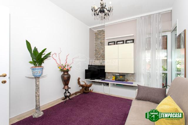 3-room flat in Via Cristoforo Colombo, Magenta - Photo 1