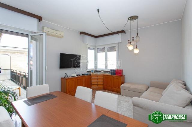 4-room flat in Via Federico Confalonieri, Magenta - Photo 1