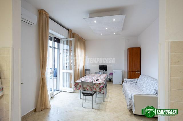 4-room flat in Via San Girolamo Emiliani, Magenta - Photo 1