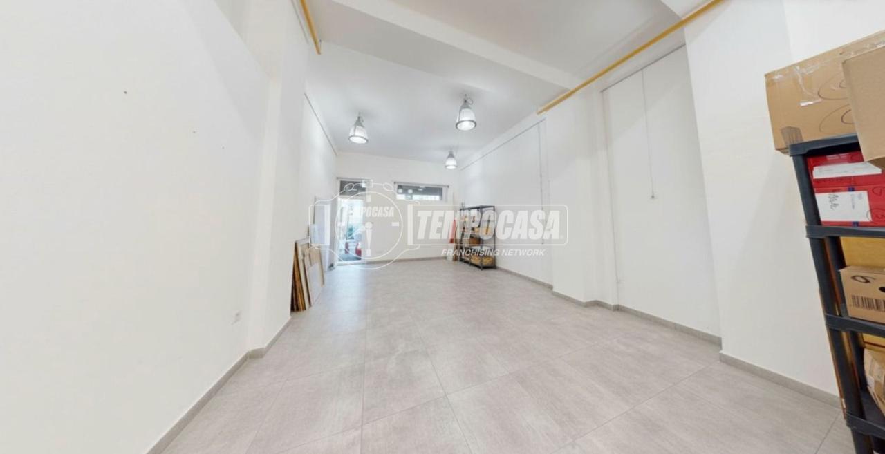 Negozio in Via Aquila 6, Torino, {3} - Foto 2