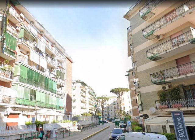 Garage or car box in Via Eduardo Nicolardi, Napoli - Photo 1