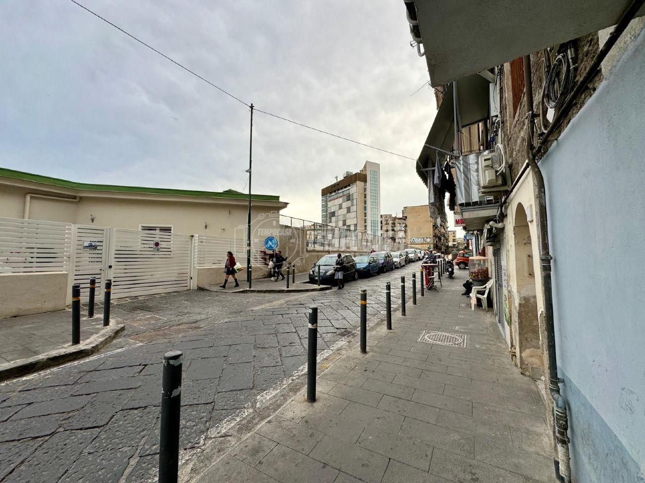 Negozio in vendita a Napoli