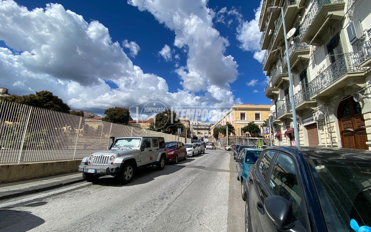 Negozio in Via Antonio Salandra 46, Messina, {3} - Foto 2