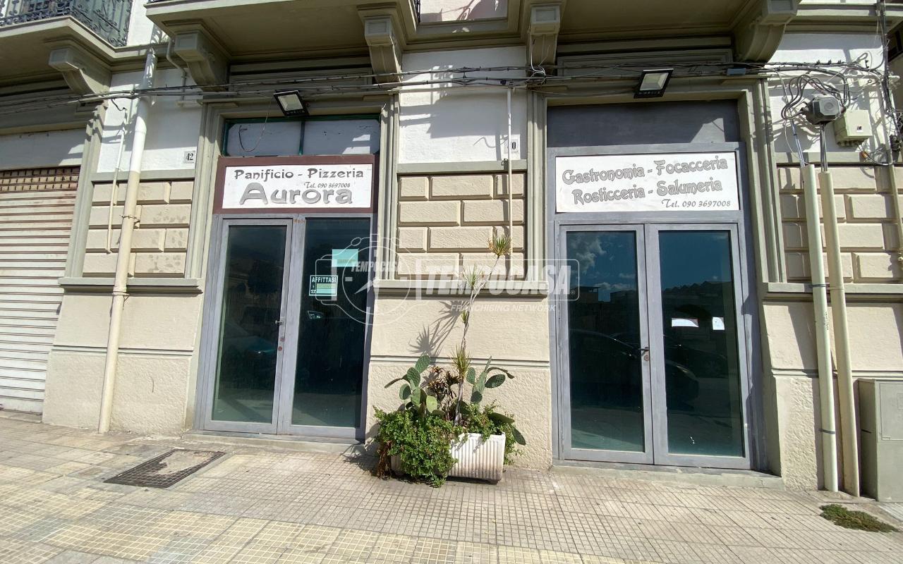 Negozio in Via Antonio Salandra 46, Messina, {3} - Foto 1