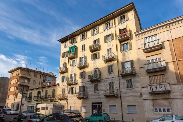 2-room flat in Via Romagnano 18, Torino - Photo 1